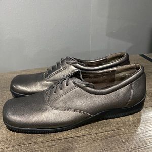 The Walking Company Walking Cradles Metallic Lace Up Oxfords Flats 10N Narrow